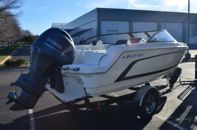 2017 Larson 190LXH W/150 Yamaha 4st ONLY 42Hrs!! - Image 3