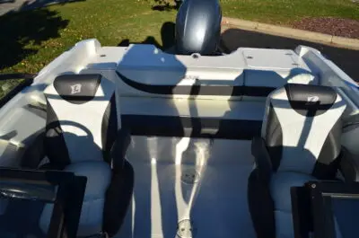 2017 Larson 190LXH W/150 Yamaha 4st ONLY 42Hrs!! - Image 6