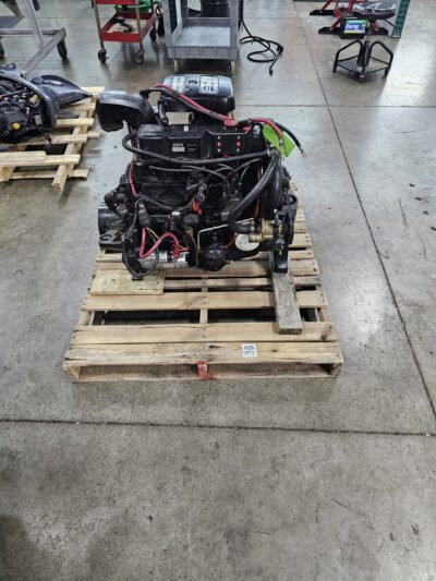 1994 Volvo Penta 3.0L Inboard boat motor - Image 4
