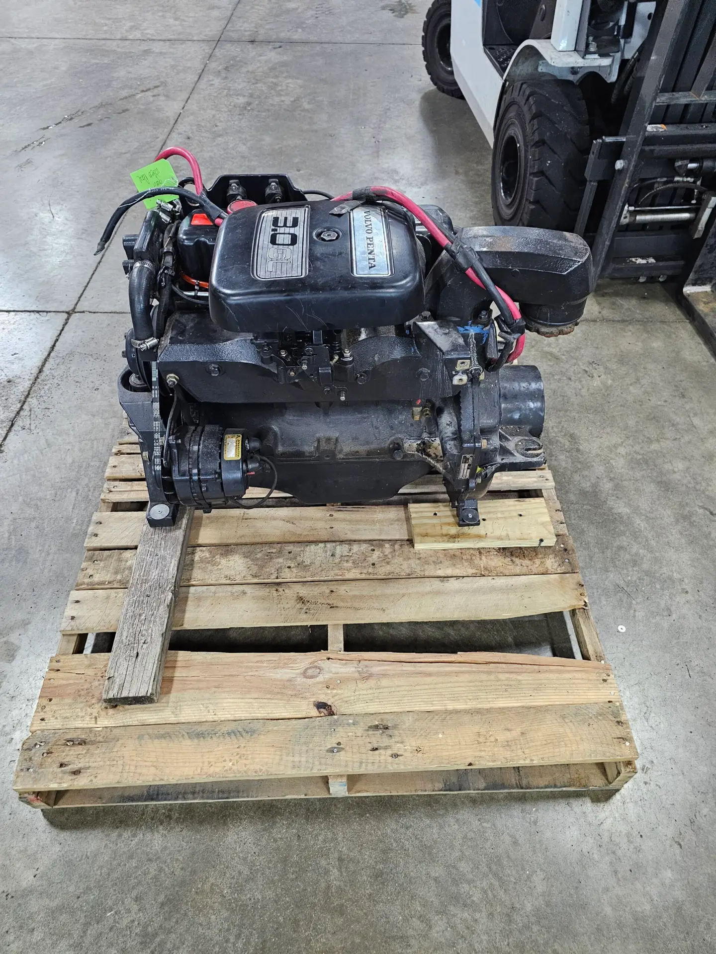 1994 Volvo Penta 3.0L Inboard boat motor - Image 2