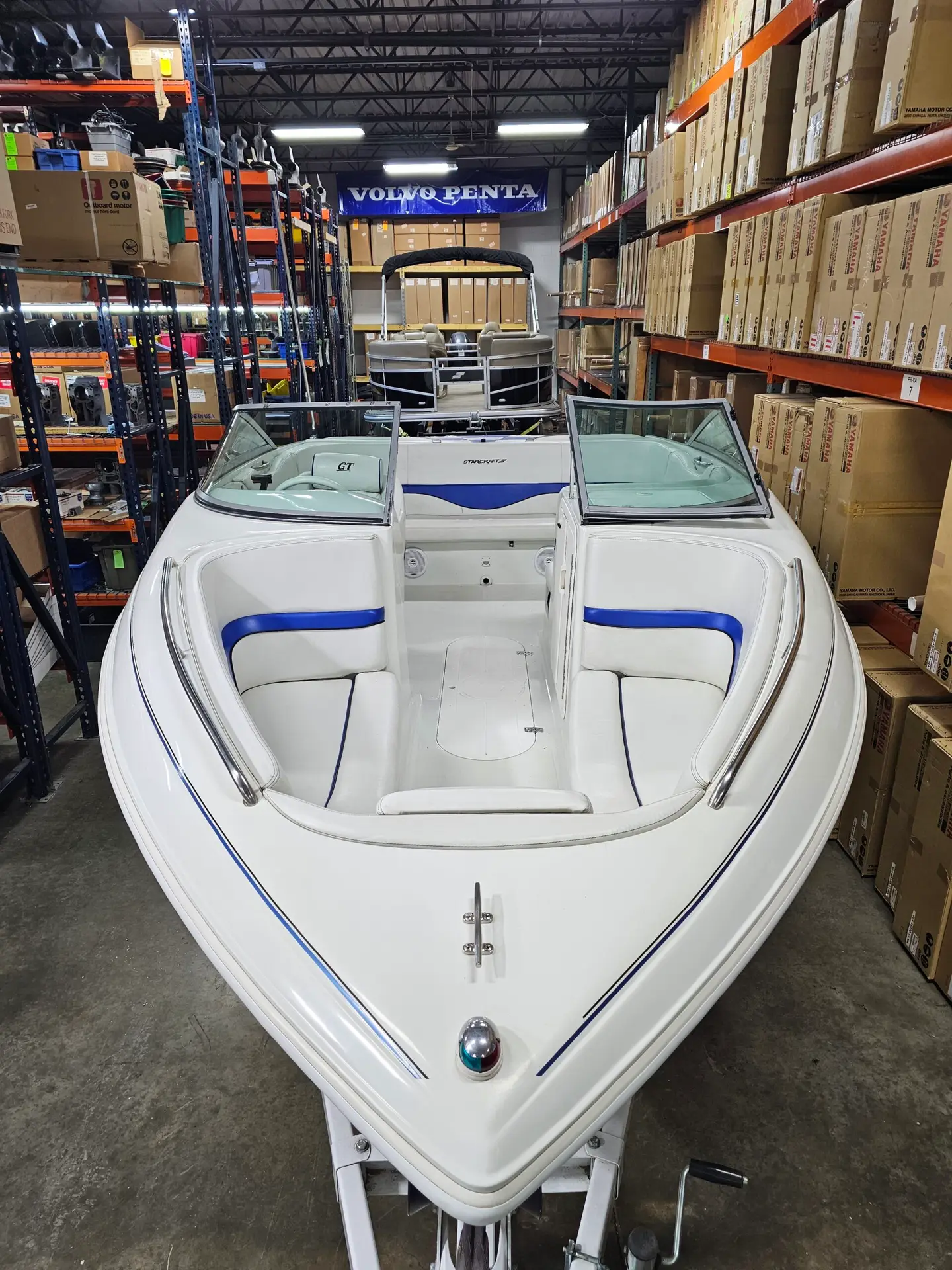 2000 StarCraft 1910 GT Nexstar W/5.7L 350MAG MPI W/Bravo 1 - Image 4