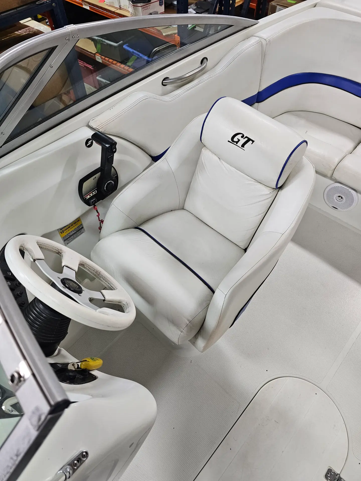 2000 StarCraft 1910 GT Nexstar W/5.7L 350MAG MPI W/Bravo 1 - Image 6